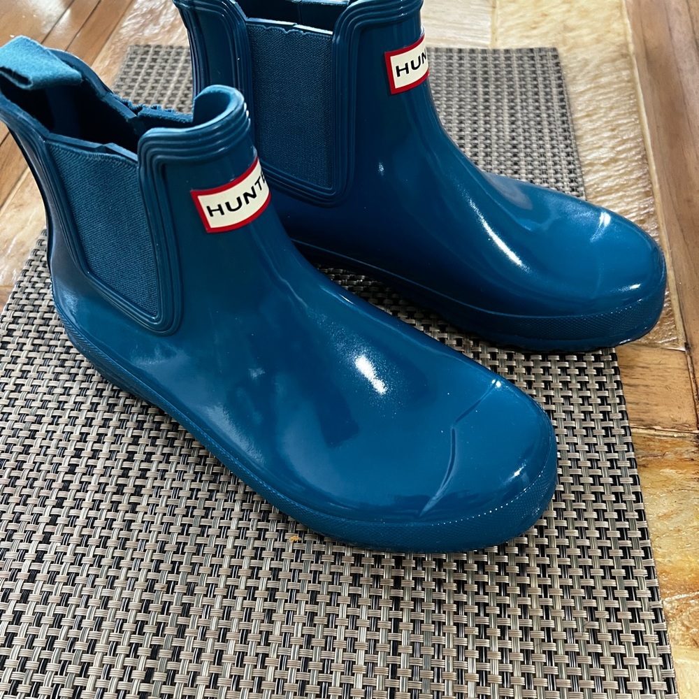 Brand New Pair of Hunter Boots size 7(nwot)